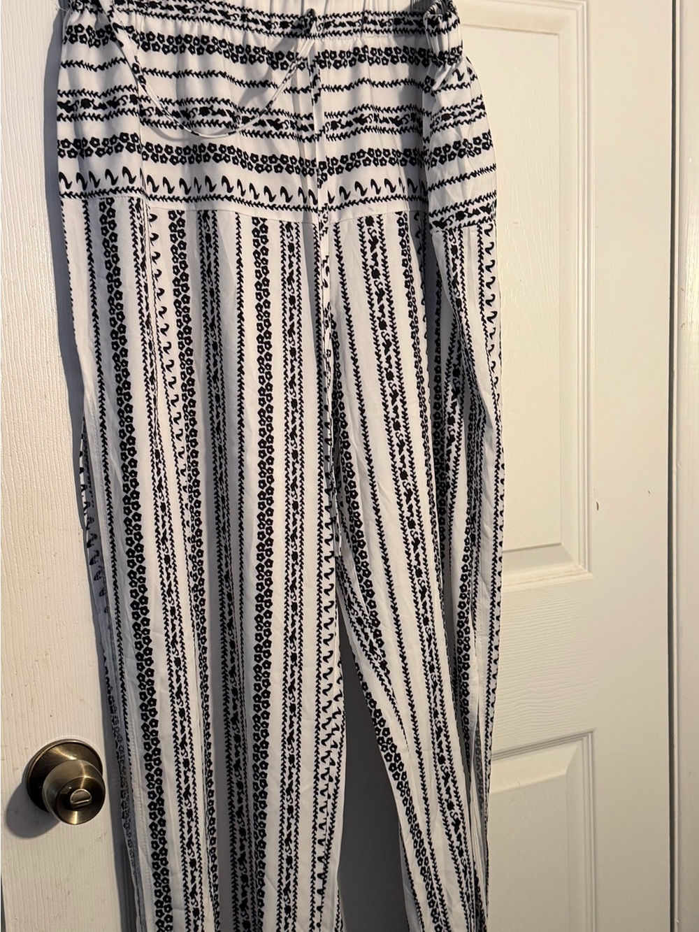 Source Unknown Black & White Vertical-Stripe Wide-Leg Pants
